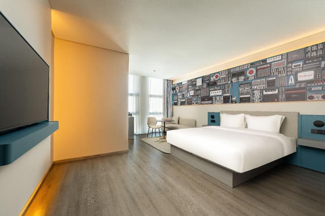 Huazhu - Room With Bed