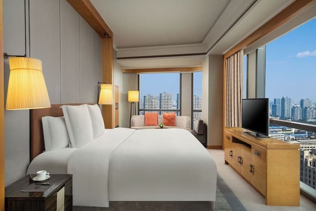 Superior Suite, 1 King Bed, Corner