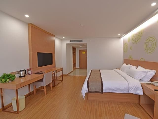Business Queen Room