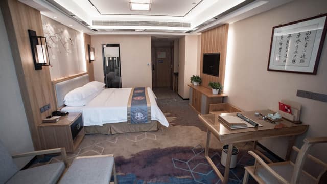 Business King Room