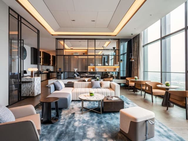 Premium Room, 1 King Bed, Club Lounge Access, Lake View (Executive, High Floor)