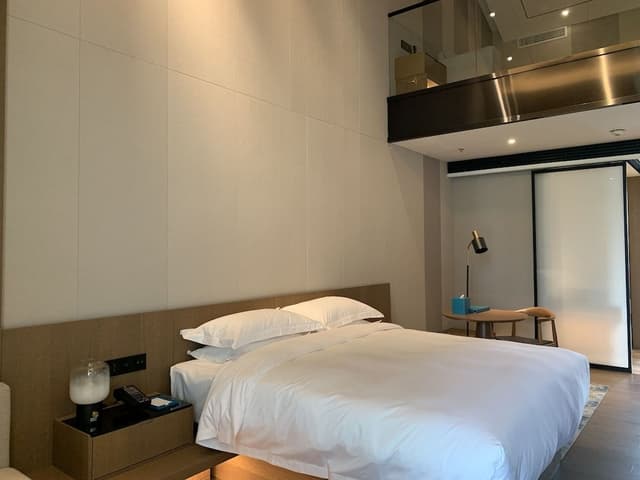 Loft, 1 King Bed, Balcony, Lake View