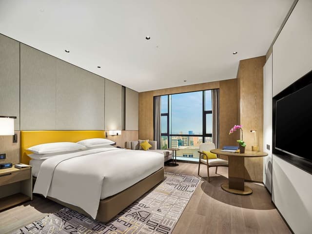 KING DELUXE ROOM