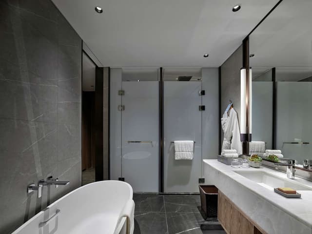 KING DELUXE ROOM