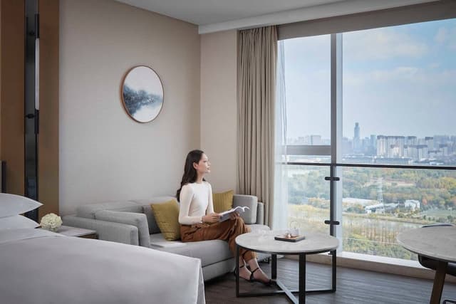 Executive Suite, 1 Bedroom, City View