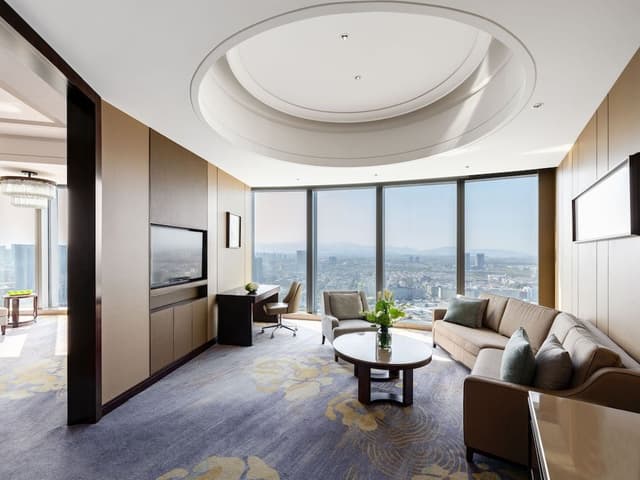 Grand Premier Room