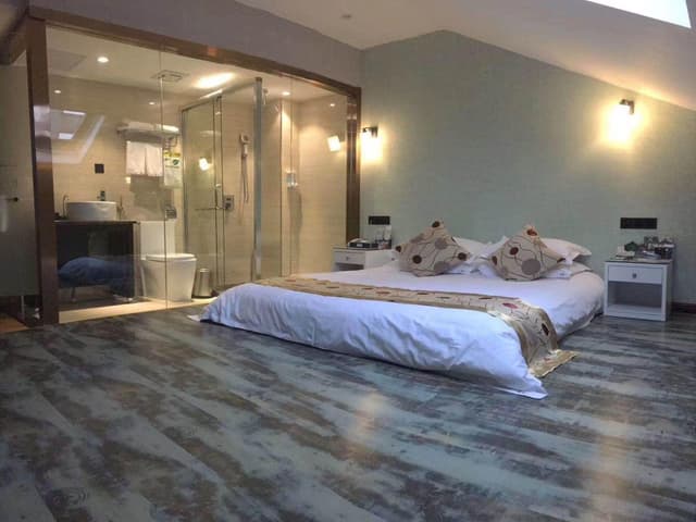 King Worklife Room