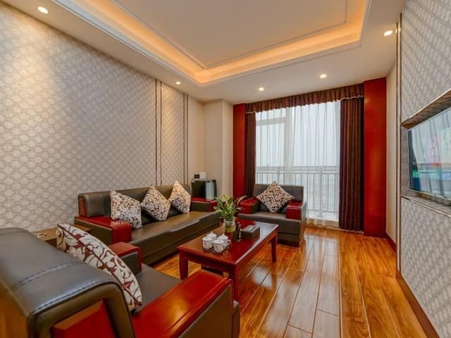 Senior Suite
