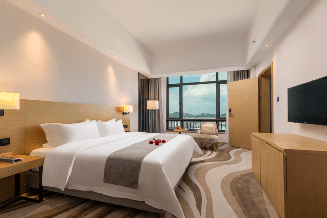Suite - Breakfast Included