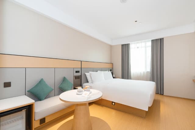 Huazhu - Superior BedRoom