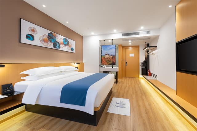 Business King Room
