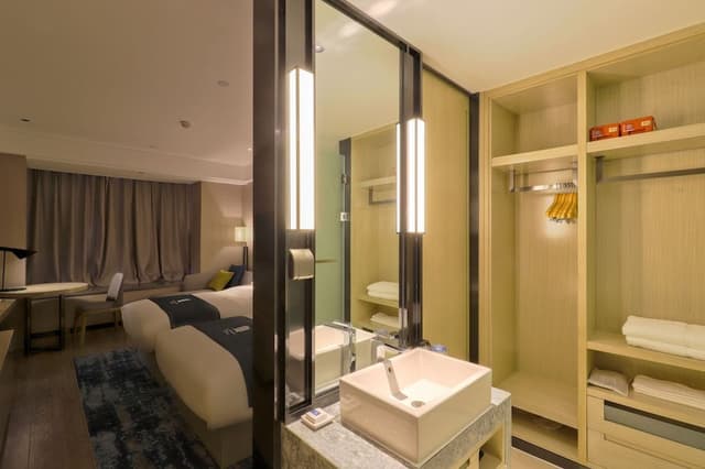 Double Twin Room