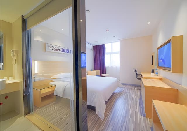 Business Queen Room