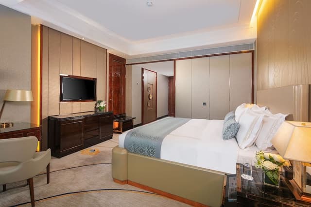 Deluxe King Room, River View, Smoking