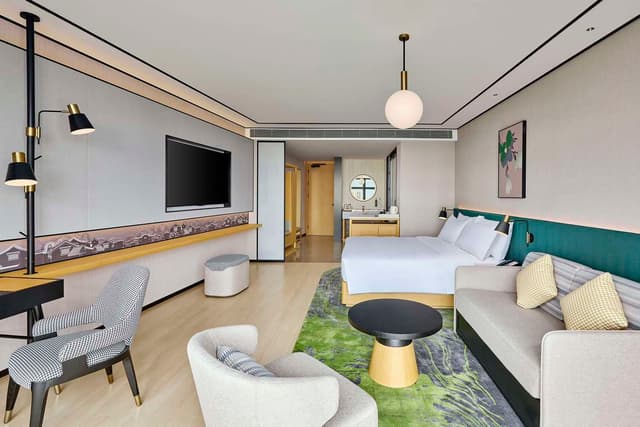 KING DELUXE ROOM