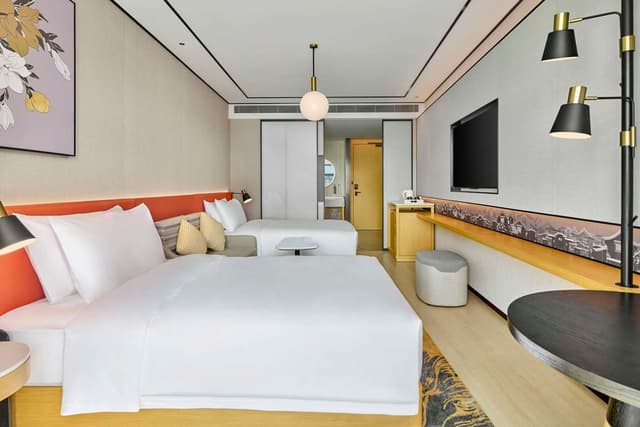 TWIN DELUXE ROOM