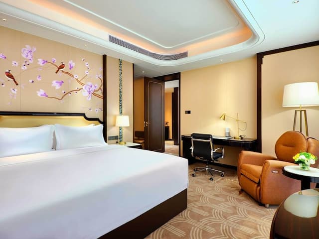 Deluxe Suite