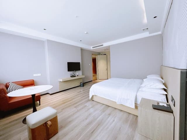 Dossen - Deluxe Family Room