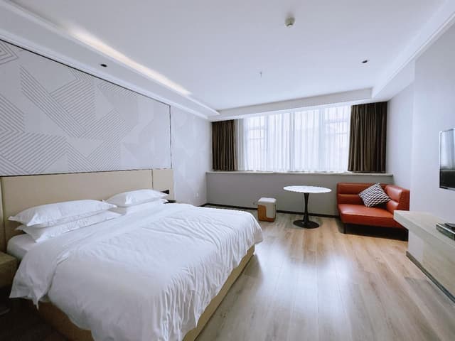 Dossen - Deluxe Family Room