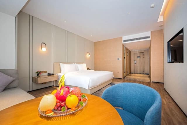 Business King Room
