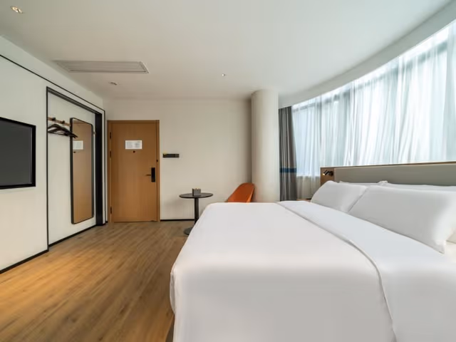 Huazhu - Zero Pressure Deluxe Bed Room