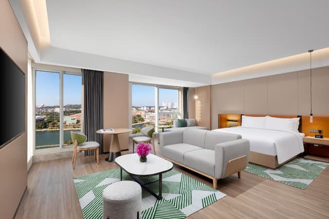 1 King Suite