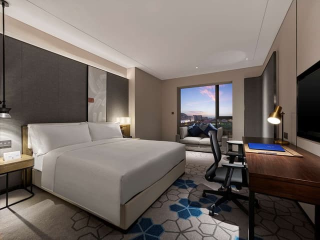 KING EXECUTIVE ROOM