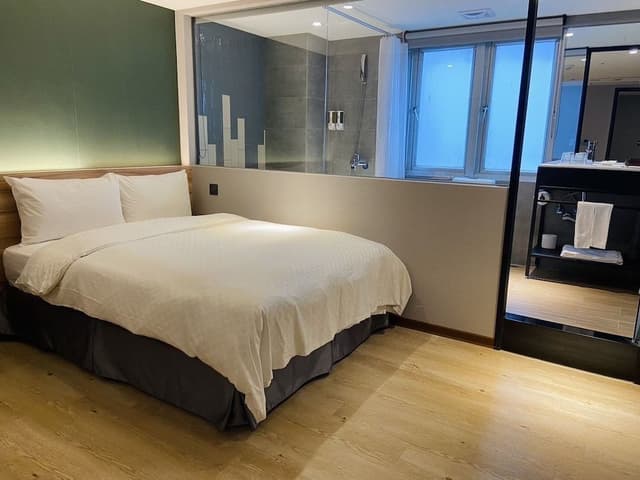 Deluxe Double Room (With Window)