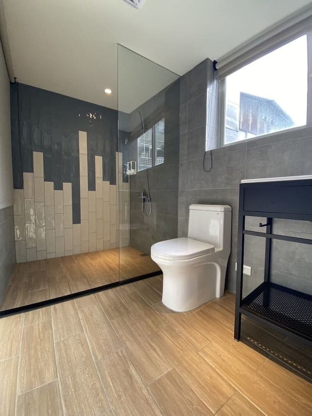 Deluxe Double Room (With Window)