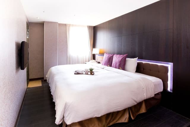 Deluxe Double Room (With Window)