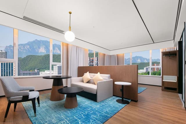 KING PREMIUM ROOM WITH SOFA BED