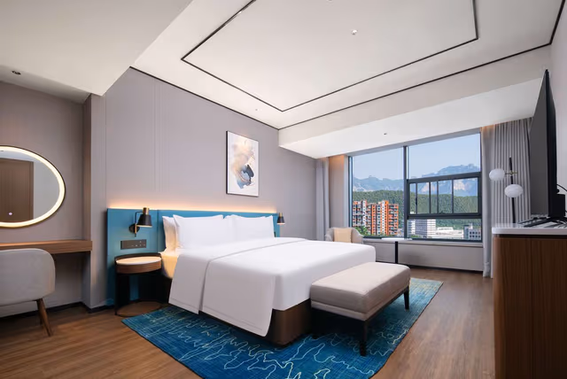 KING DELUXE SUITE
