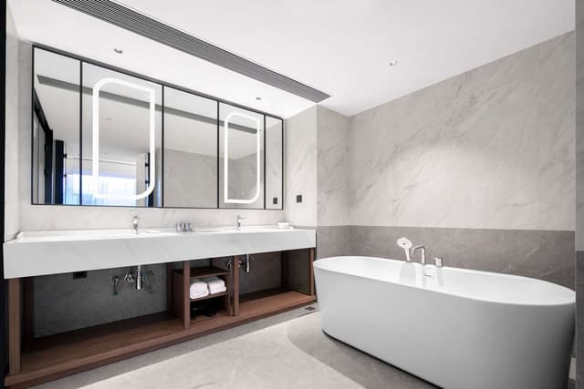 KING DELUXE SUITE