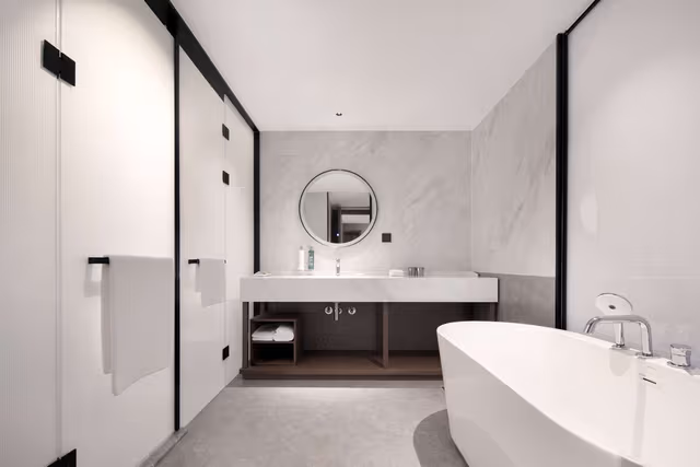 KING ONE BEDROOM SUITE