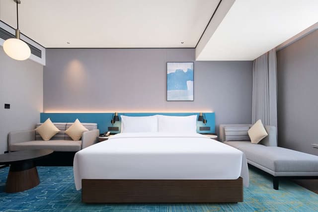 KING DELUXE ROOM