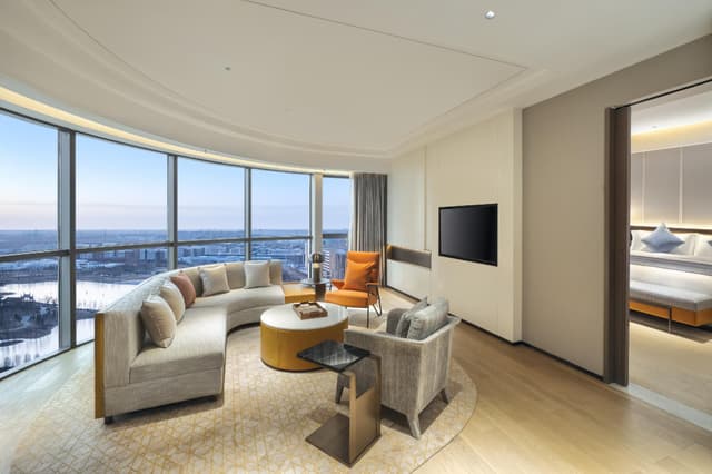 1 King Bed, Executive Suite, Non-Smoking