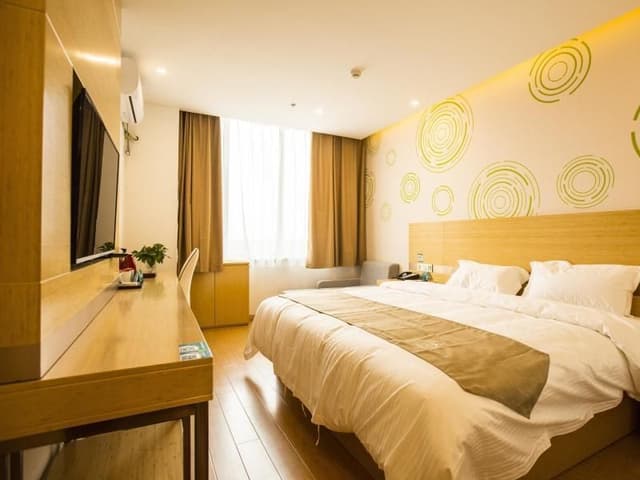 GTI - 1 Bed Guest Room, 2.0M Bed