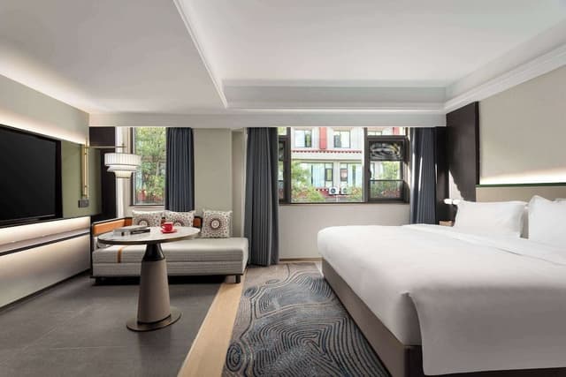 Deluxe Room, 1 King Bed, Non Smoking
