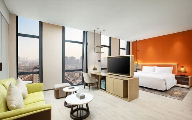 Premier Room, 1 King Bed, Non Smoking (Deluxe)
