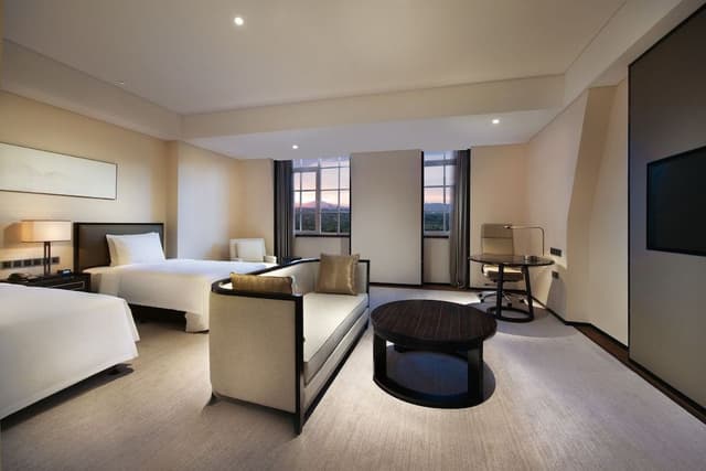 Premium Room, 1 King Bed, Balcony