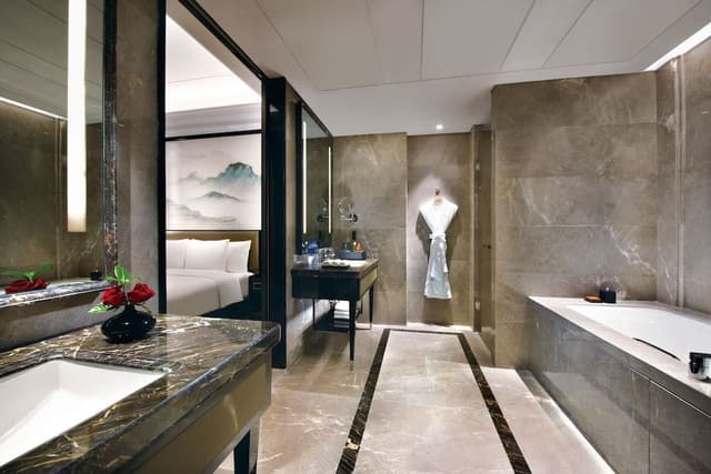 Premium Room, 1 King Bed, Balcony