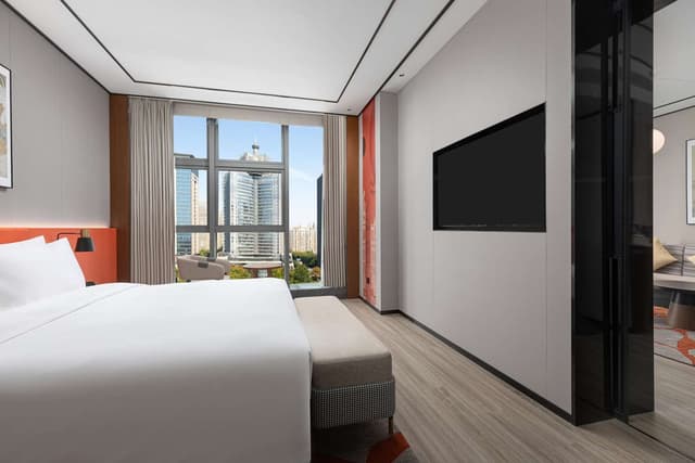 KING DELUXE SUITE