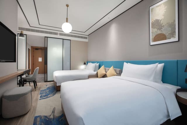 TWIN DELUXE ROOM