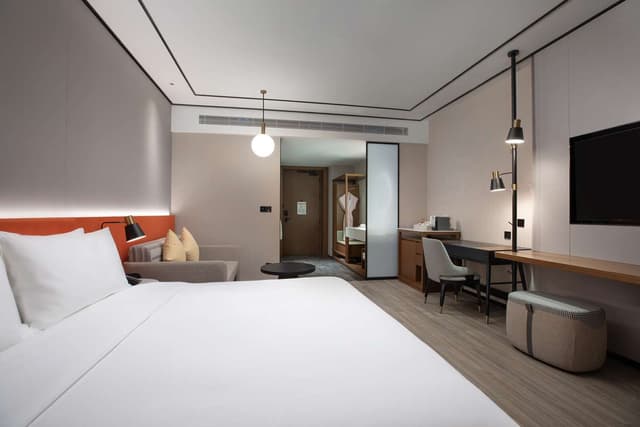 KING DELUXE ROOM WITH SOFA BED