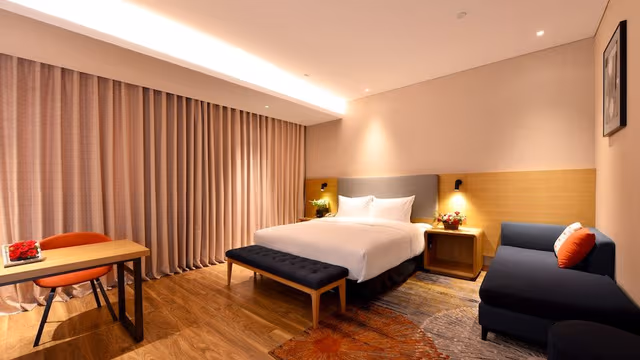Standard Room, 1 King Bed (Extra Floor Space)