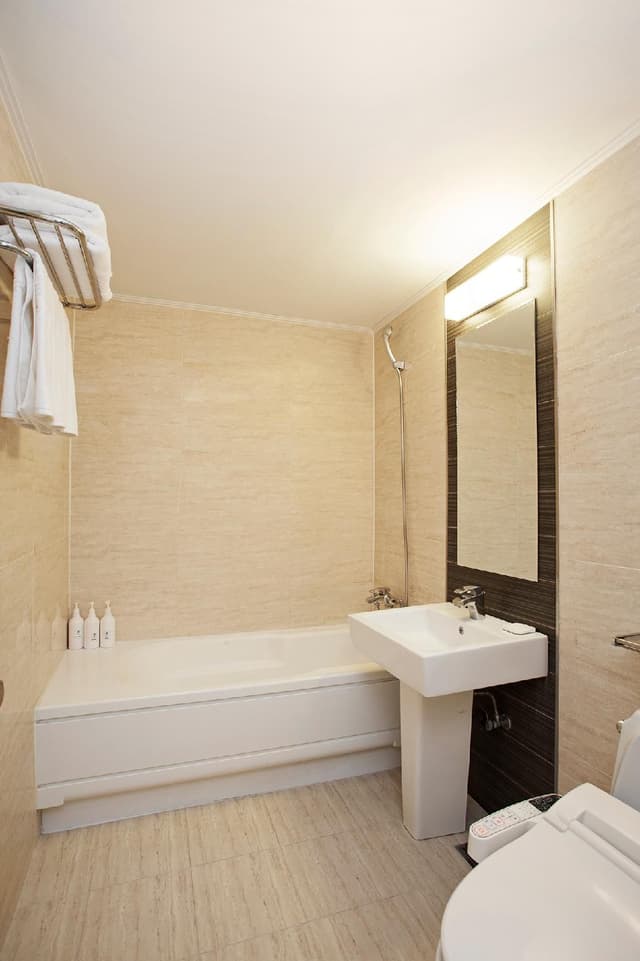 Family Twin Room