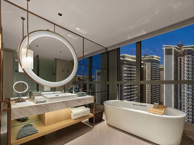 KING DELUXE ROOM