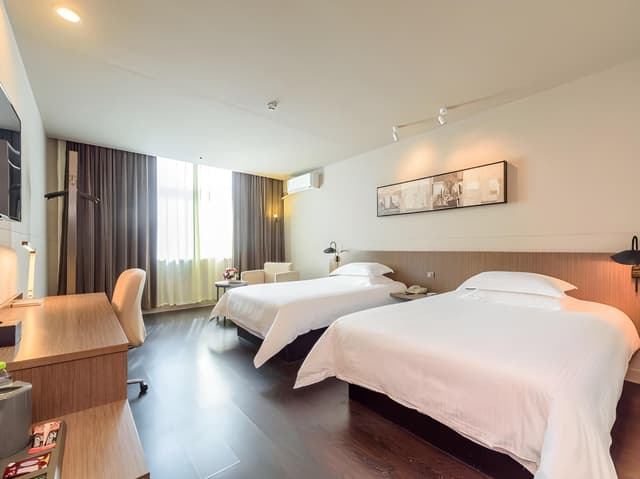 WH - Superior Bed Room