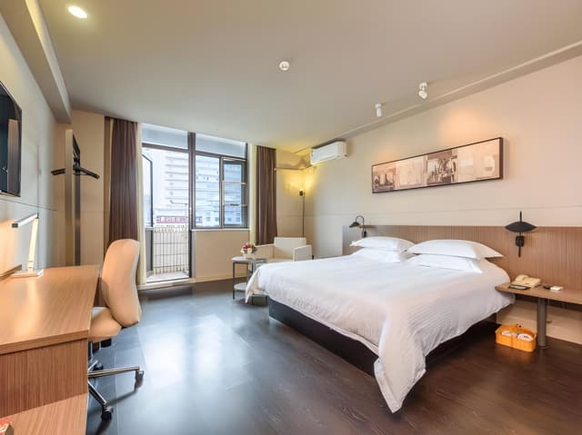 WH - Superior Bed Room