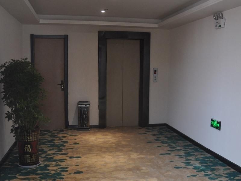 กรีนทรี อินน์ เอ็กซ์เพรส ฉางฉิว เจอเฉิงเคาน์ตี้ เซี่ยงไฮ้โร้ด (GreenTree Inn Express Shangqiu Zhecheng County Shanghai Road)2